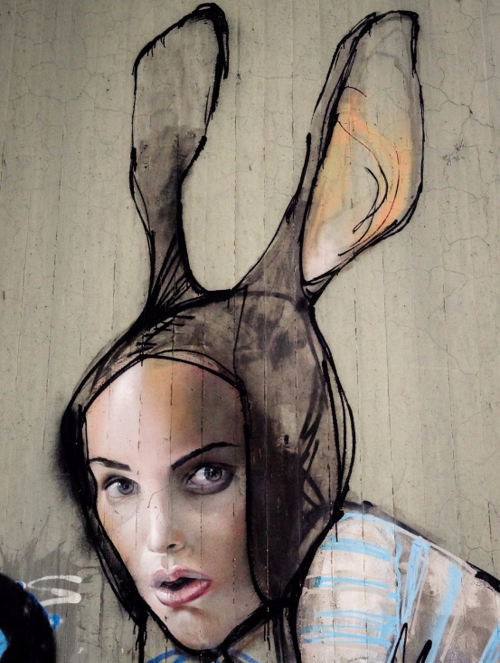 Grafitti, hare girl